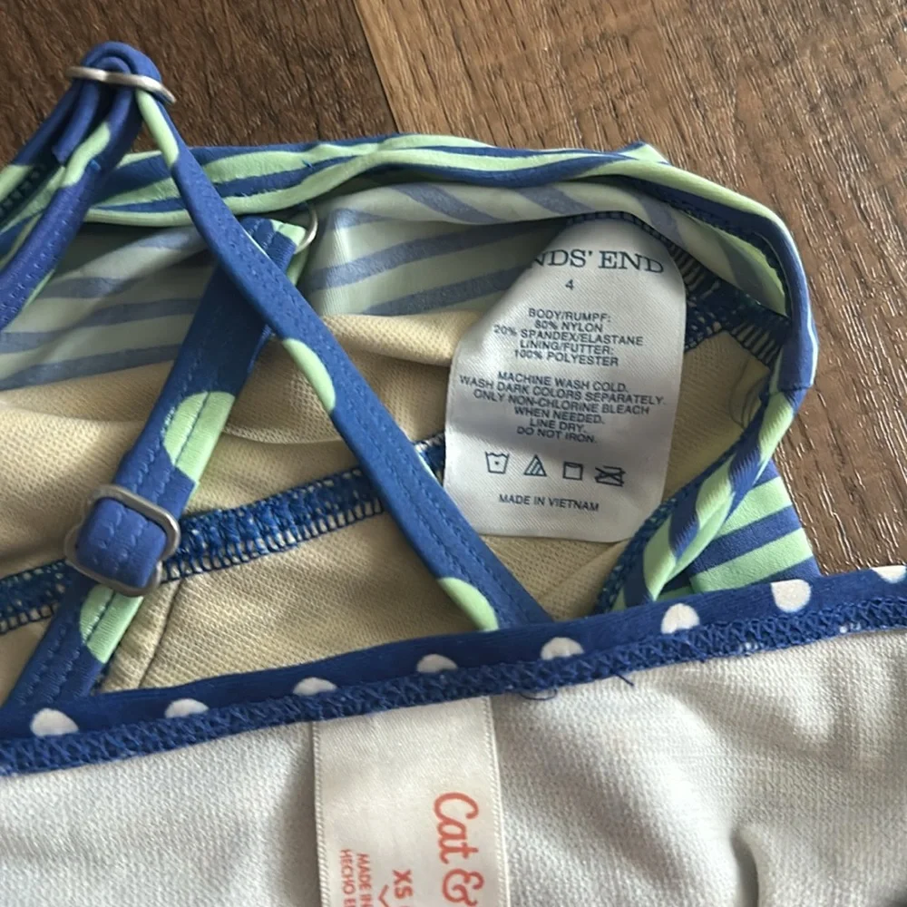 Youth Girl’s size XS/Small swimsuits/swimwear Lot Disney store, Souris Mini, etc